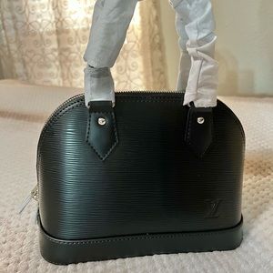 Alma BB epi leather - color Noir